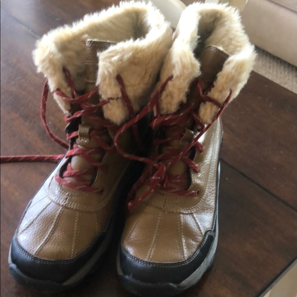 Clarks winter boots size 8.5